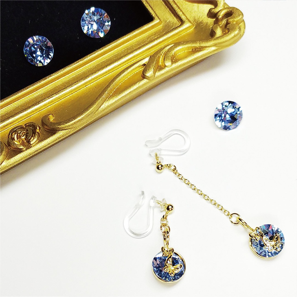 新品 ライトサファイア ノンホールピアス 樹脂 ピアス スワロフスキー スワロ