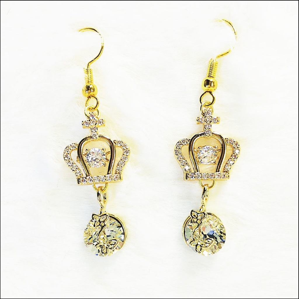 ピアス クラウン 王冠 冠 ゴールド アクセサリー スワロフスキー スワロ ジルコニア プレゼント ギフト 蝶 バタフライ