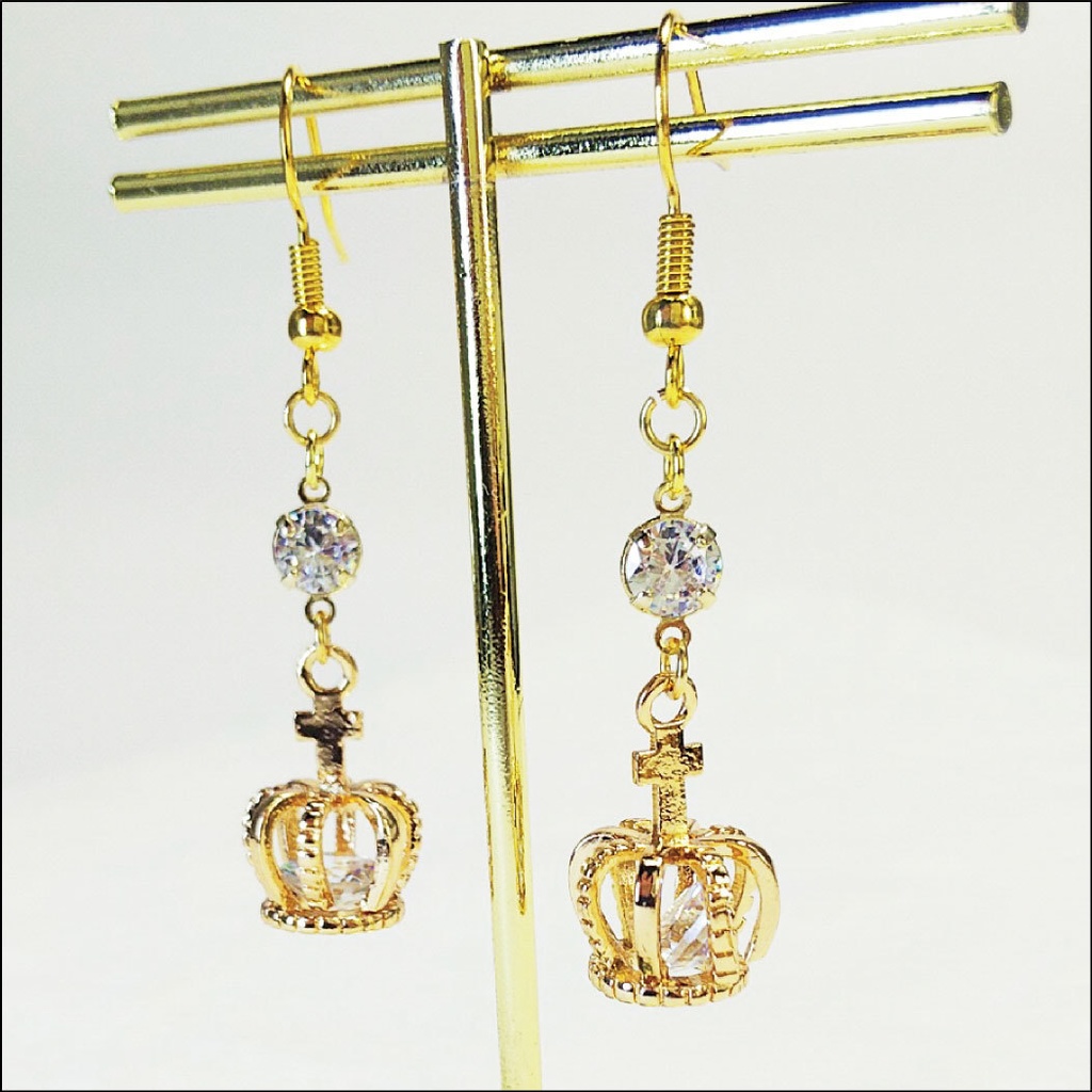 ピアス フック ネックレス セット クラウン 王冠 アクセサリー ジルコニア ゴールド プレゼント アジャスター