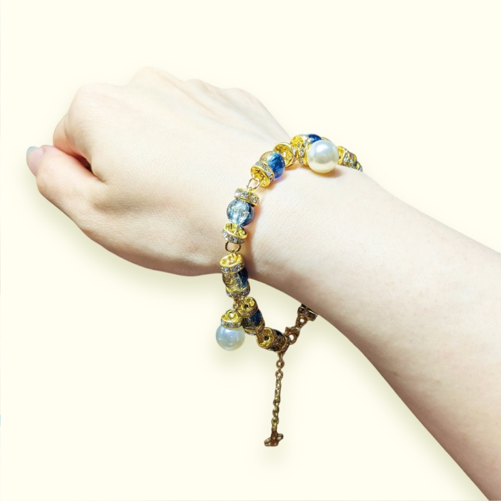 ガラスビーズ ブレスレット ビーズ パール アクセサリー ブルー イエロー ラインストーン 蝶 チャーム アジャスター おしゃれ かわいい 推し活 推し プレゼント ギフト
