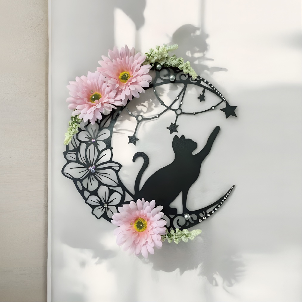 花咲く月の猫リース 壁掛け リース フラワー 花 ガーベラ 黒猫 猫 ネコ 月 ルナ ムーン 神秘的 オシャレ かわいい スワロフスキー スワロー ラインストーン ファンシー ファンタジー シルエット クリスマス インテリア プレゼント ギフト 母の日 誕生日