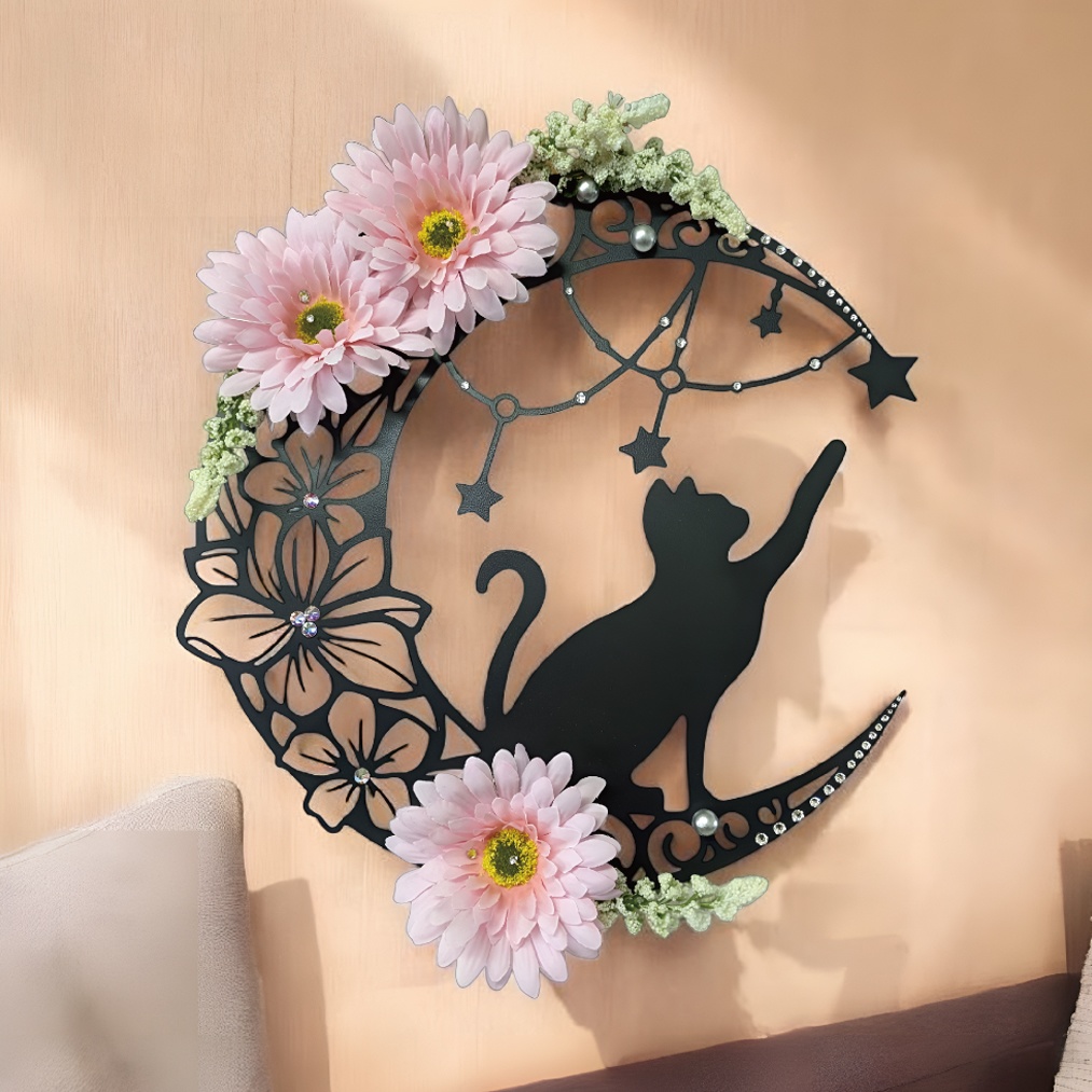 花咲く月の猫リース 壁掛け リース フラワー 花 ガーベラ 黒猫 猫 ネコ 月 ルナ ムーン 神秘的 オシャレ かわいい スワロフスキー スワロー ラインストーン ファンシー ファンタジー シルエット クリスマス インテリア プレゼント ギフト 母の日 誕生日