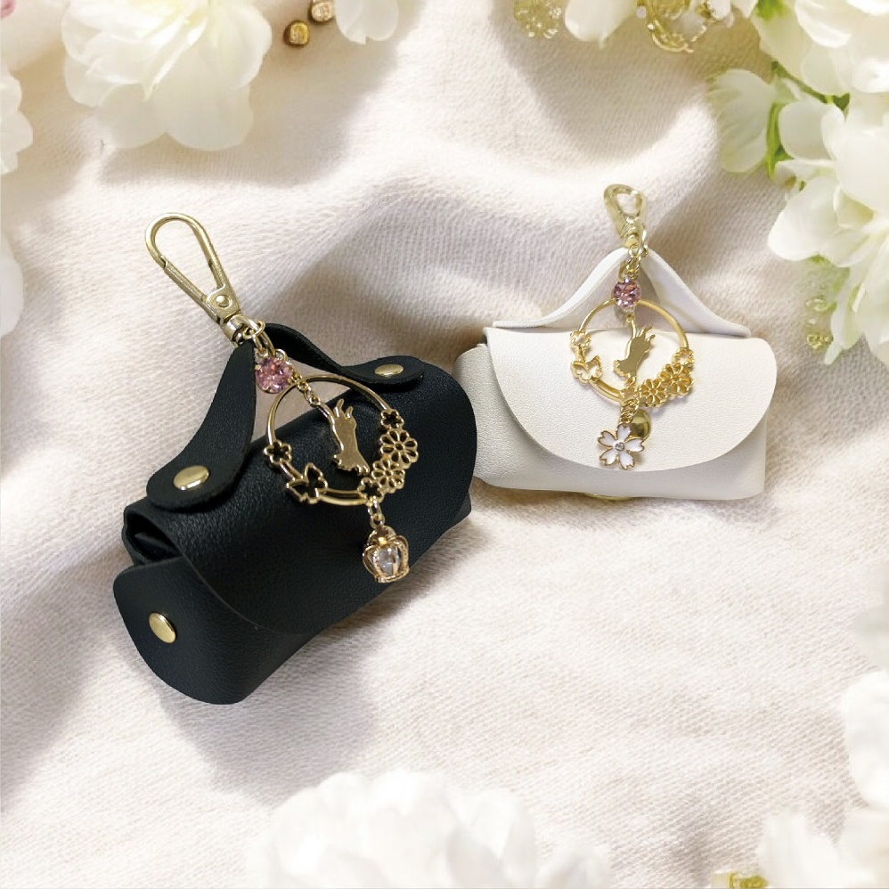 マナーホルダー バッグチャーム ミニ ポーチ エチケット袋 ウンチ袋 ペット 散歩 お散歩ポーチ お出かけ ホワイト ブラック 猫 ネコ 桜 サクラ チャーム スワロフスキー スワロ ジルコニア 小物入れ リップ バッグ 鞄 おしゃれ かわいい マナー袋 犬 ゴミ袋