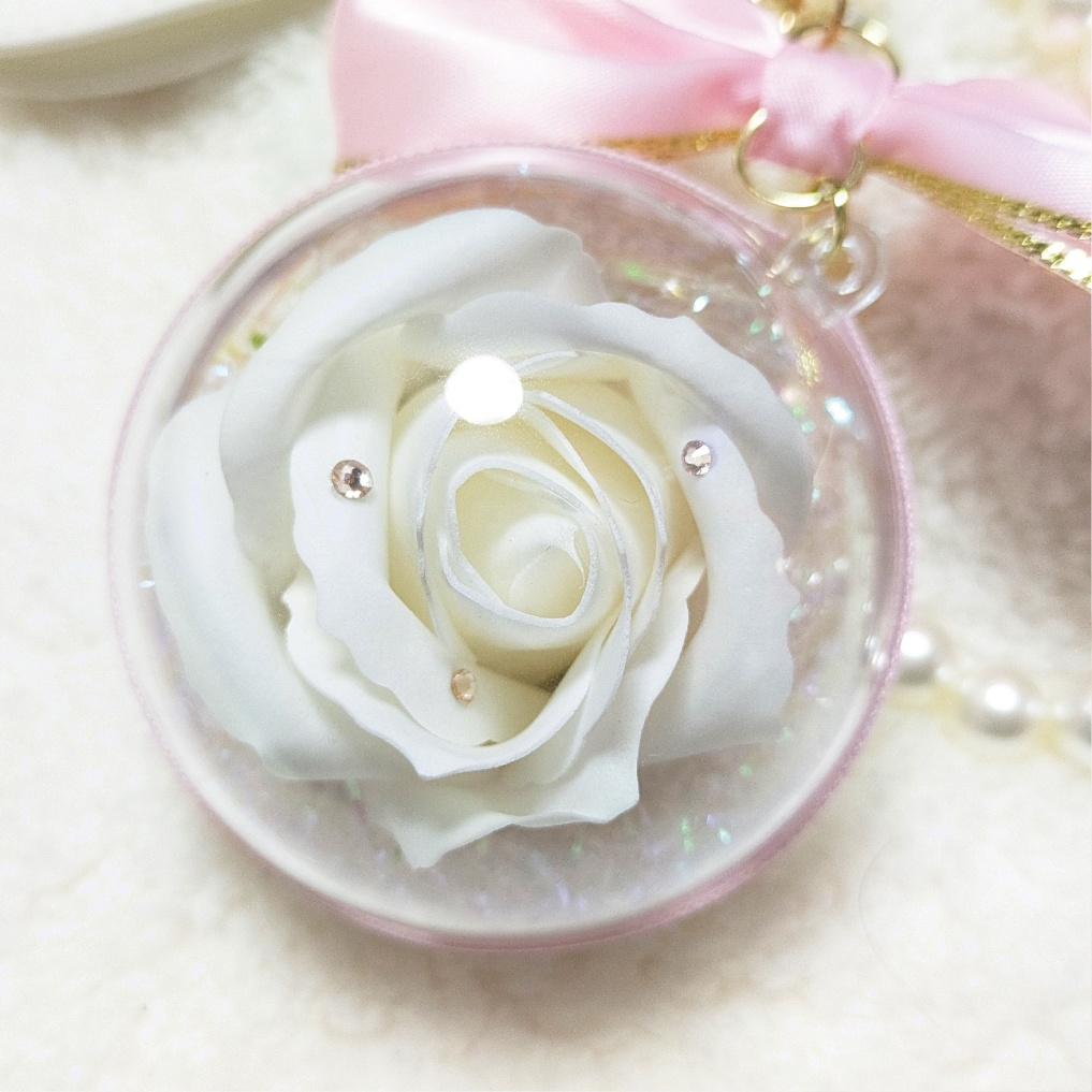 エレガントローズキーホルダー バラ 薔薇 ローズ キーホルダー バッグチャーム チャーム ドーム ラインストーン パール おしゃれ かわいい ファンシー エレガント レザー プレゼント ギフト 母の日 誕生日 クリスマス 鍵 車の鍵