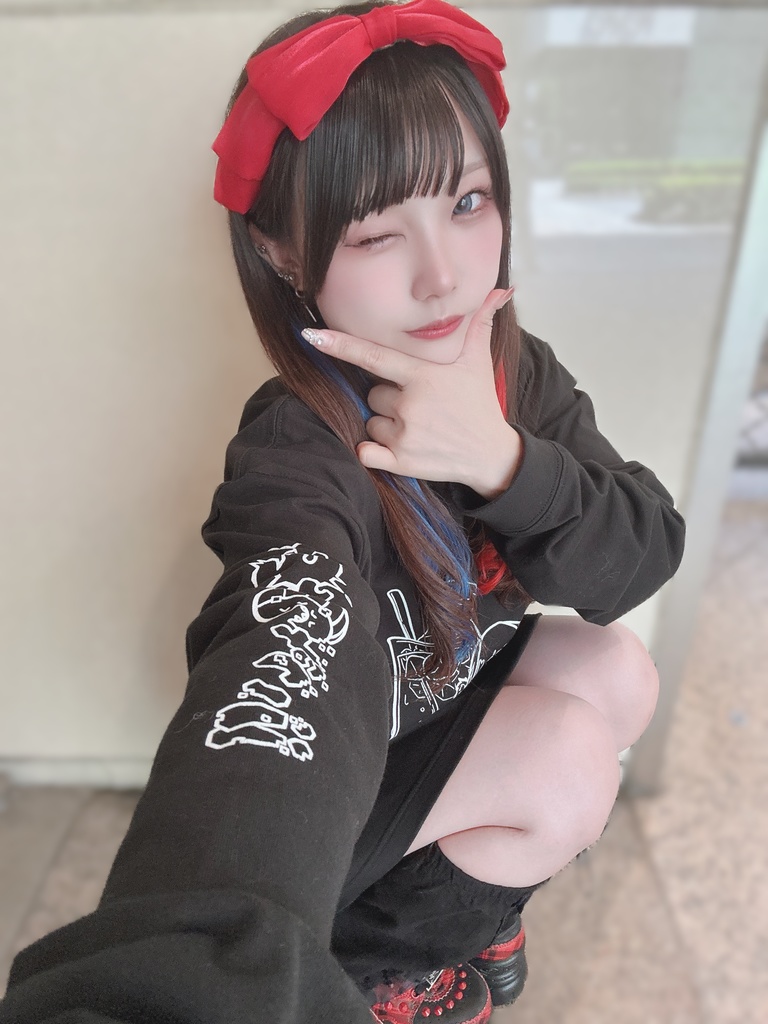 ꫛꫀꪝ✧‧˚ わにめろロンT【BLACK】