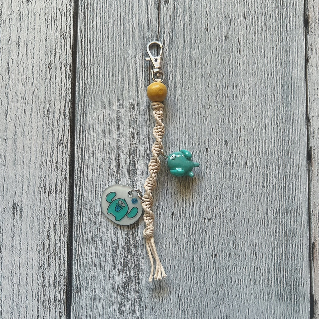 分身ちゃん　マクラメ編みストラップ