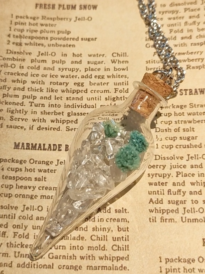 【送料込み】魔力の小瓶ネックレス