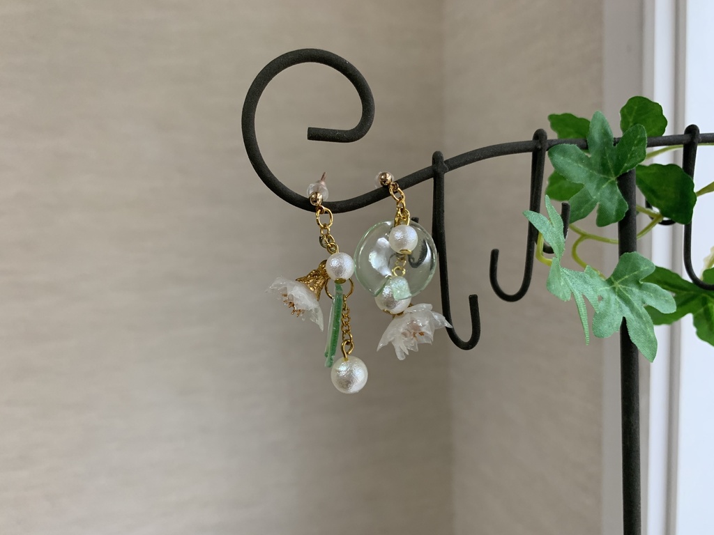 蓮ピアス「白」