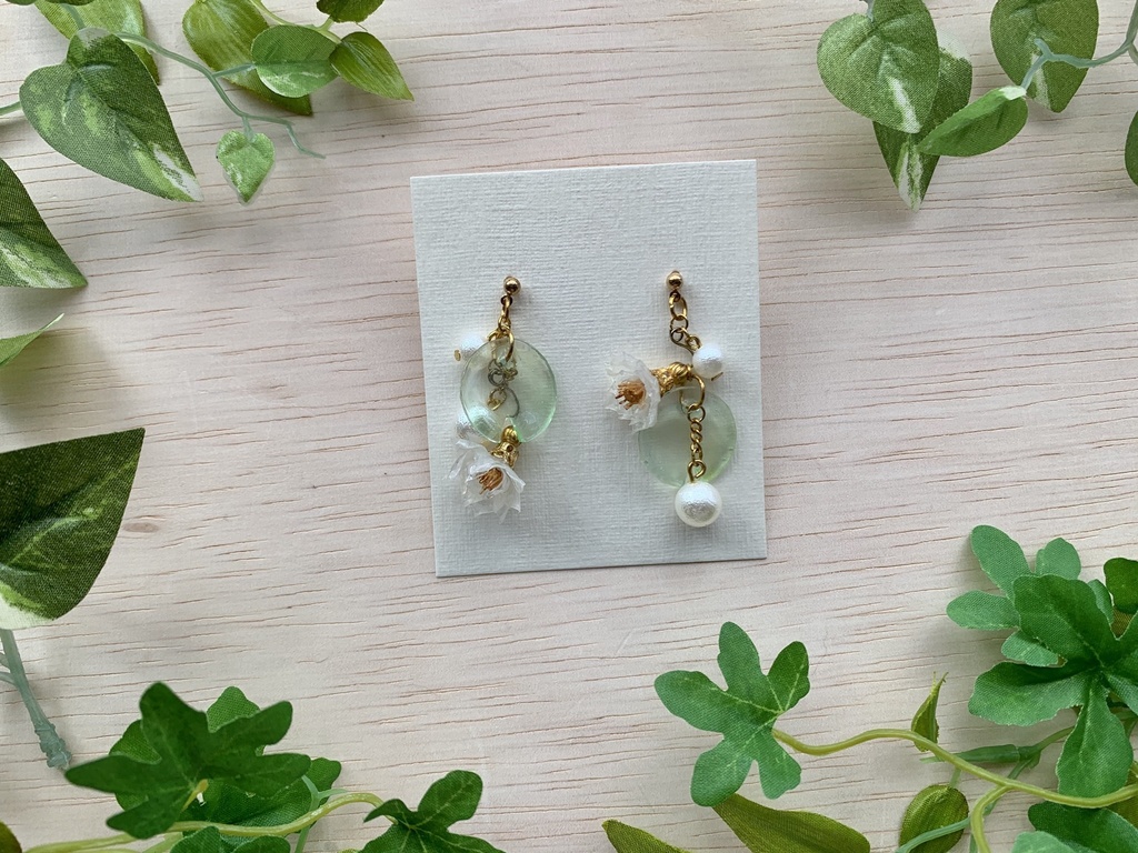 蓮ピアス「白」