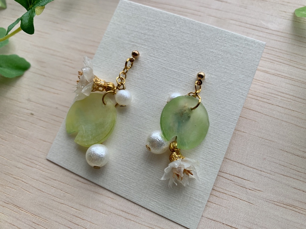 蓮ピアス「白」