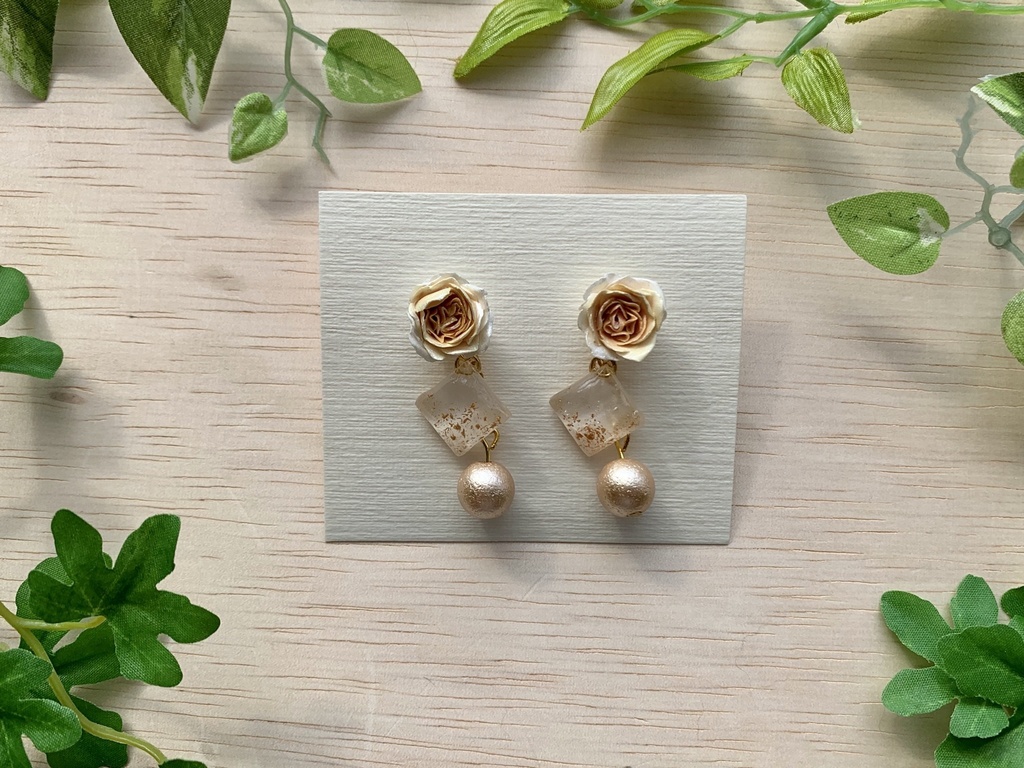 薔薇ピアス「れもん」