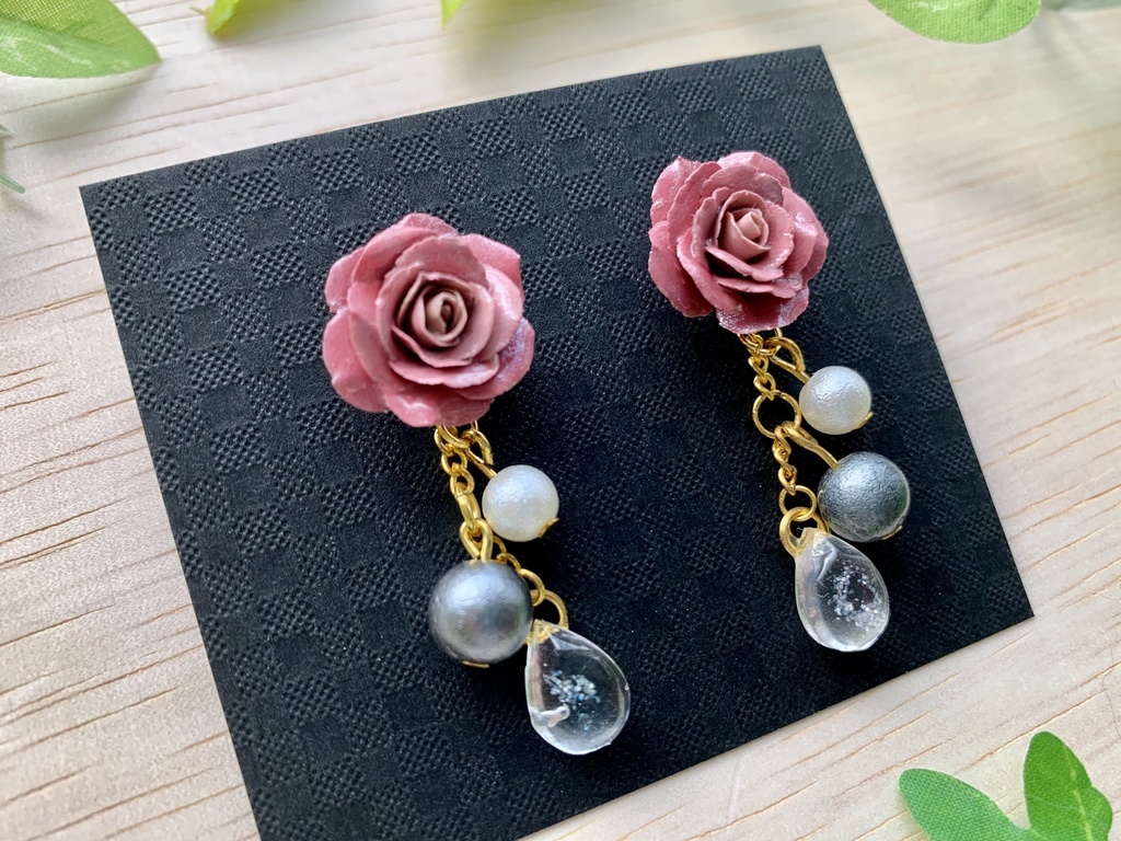 薔薇ピアス「コーヒーオベーション」