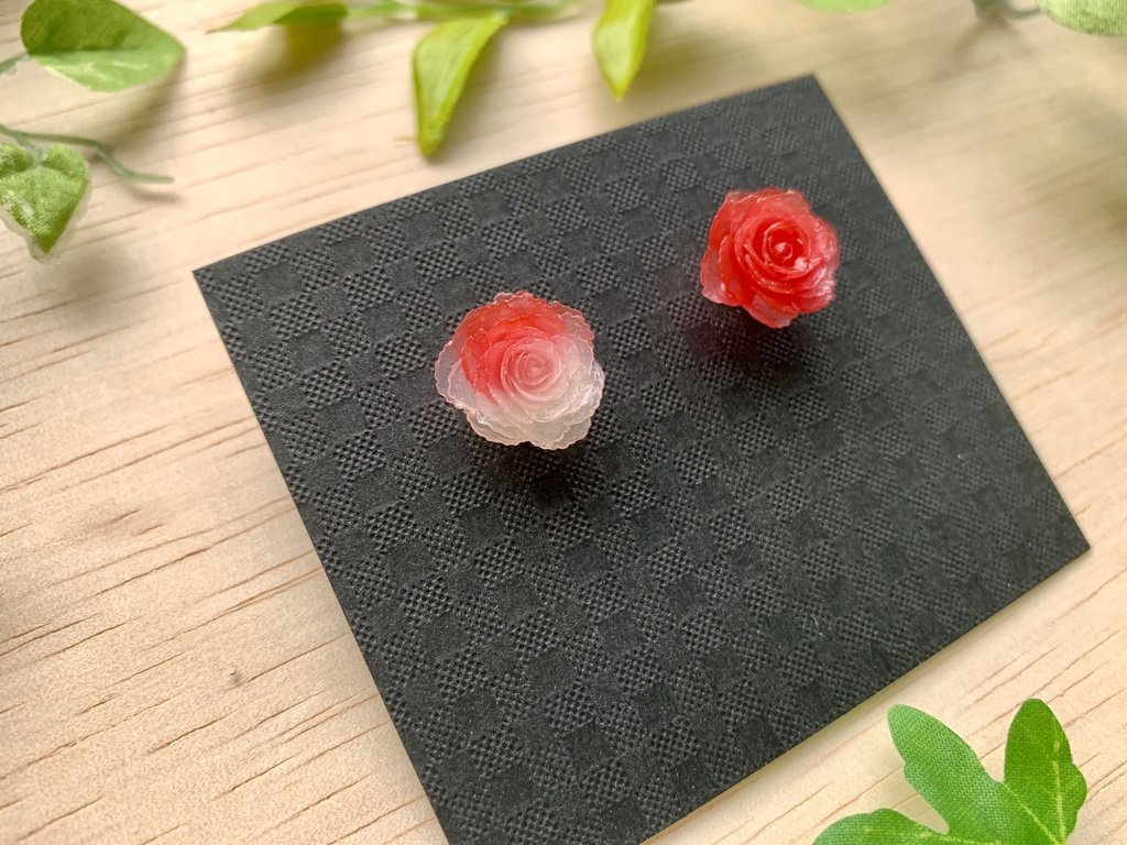 薔薇ピアス「ホワイトグルーテンドルスト 赤」