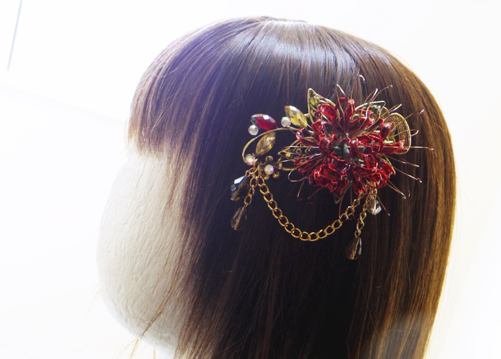 彼岸花の髪飾り