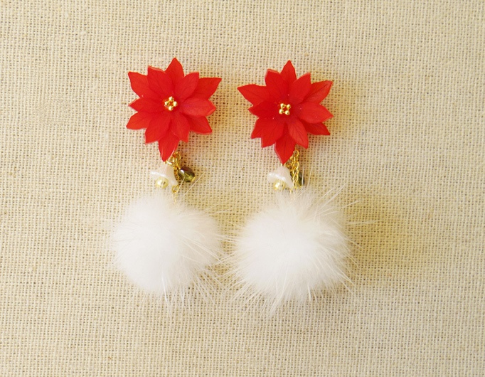 ポインセチアのイヤリング