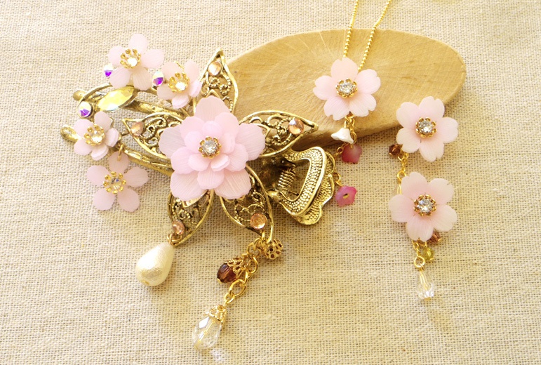 桜のピアス【イヤリング変更可】