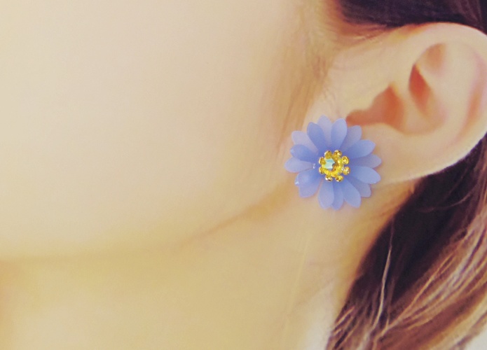 デイジーのピアス