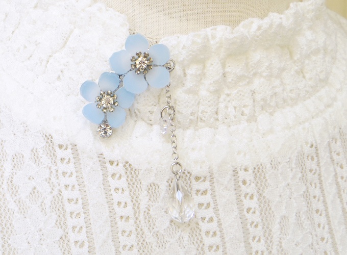 ネモフィラのイヤーカフ