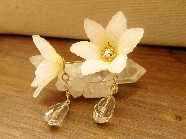 ユリのピアス(イヤリング変更可)