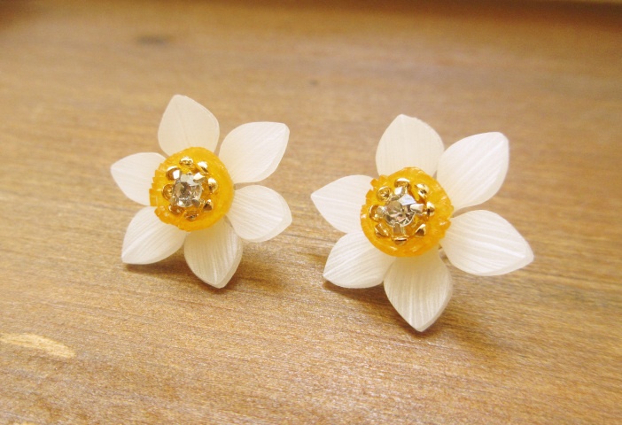 水仙のピアス