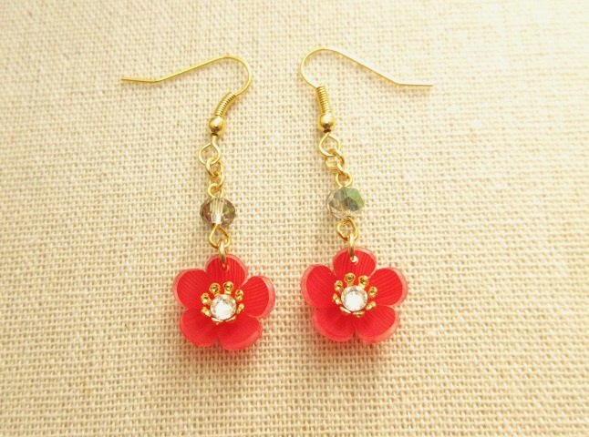 ひらり小梅のピアス