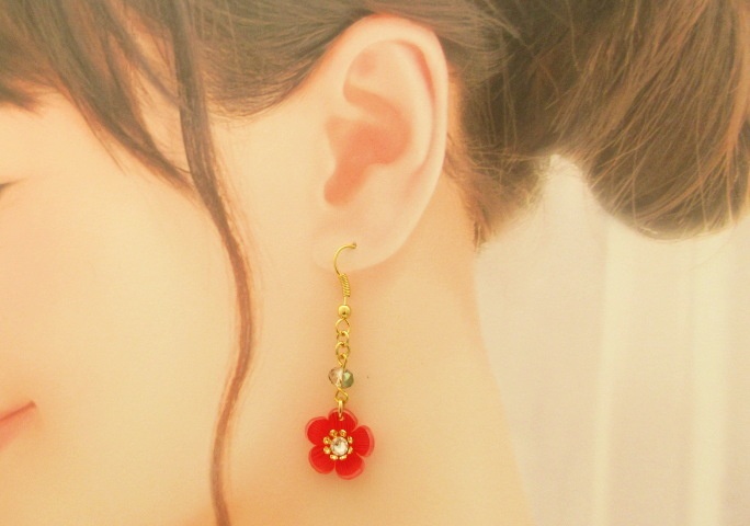 ひらり小梅のピアス