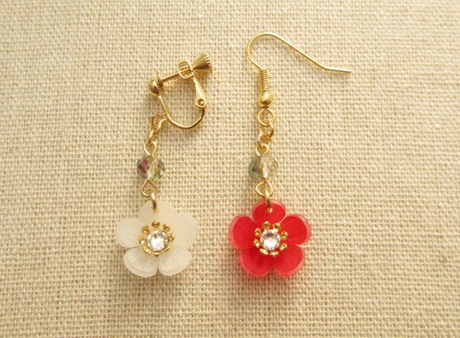 ひらり小梅のピアス
