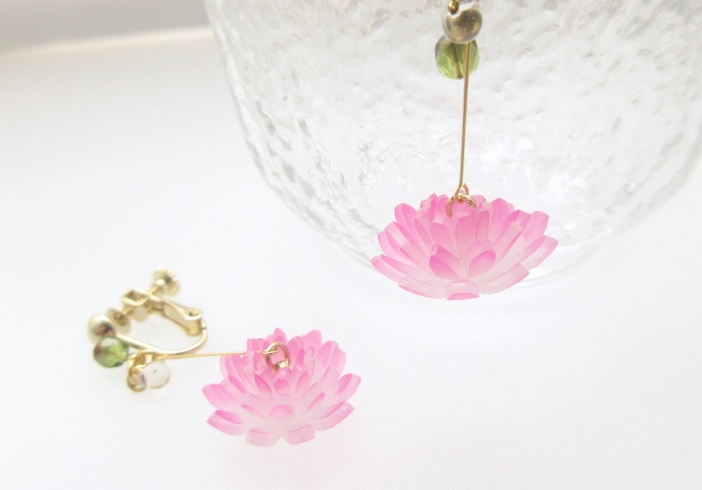 蓮華草のピアス
