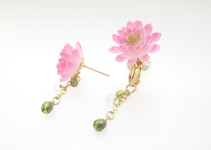 蓮華草のピアス