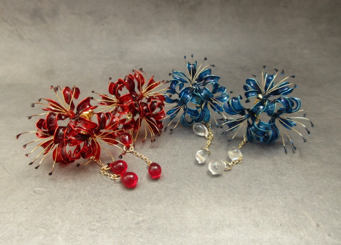 彼岸花のイヤリング