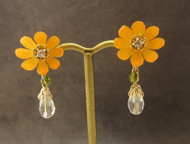 コスモスのピアス