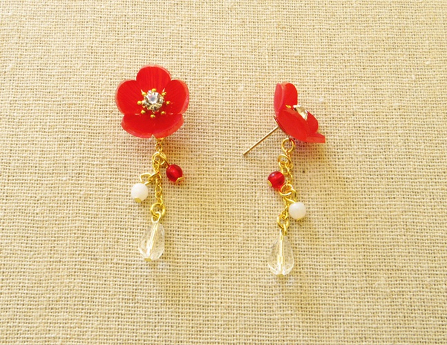 梅のピアス