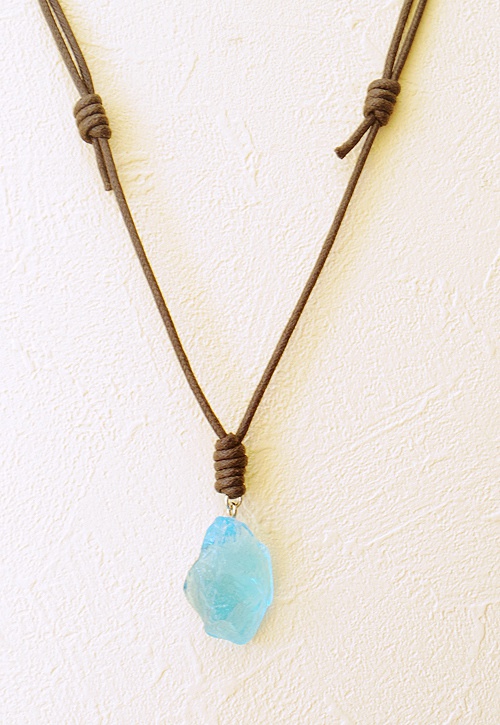 魔法石のネックレス