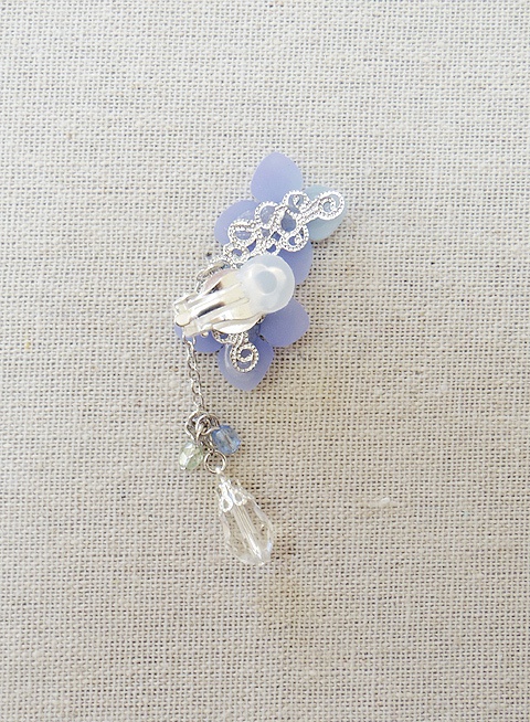 紫陽花のイヤーカフ