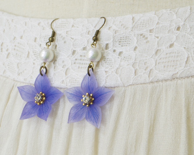 揺れる桔梗のピアス(イヤリング変更可)