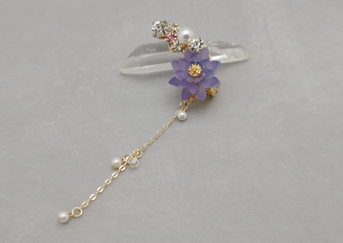 睡蓮のイヤーカフ