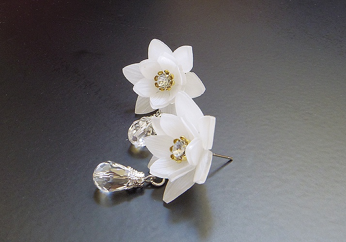 白蓮のピアス(イヤリング変更可)