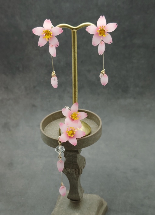 彼岸桜のピアス(イヤリング変更可)