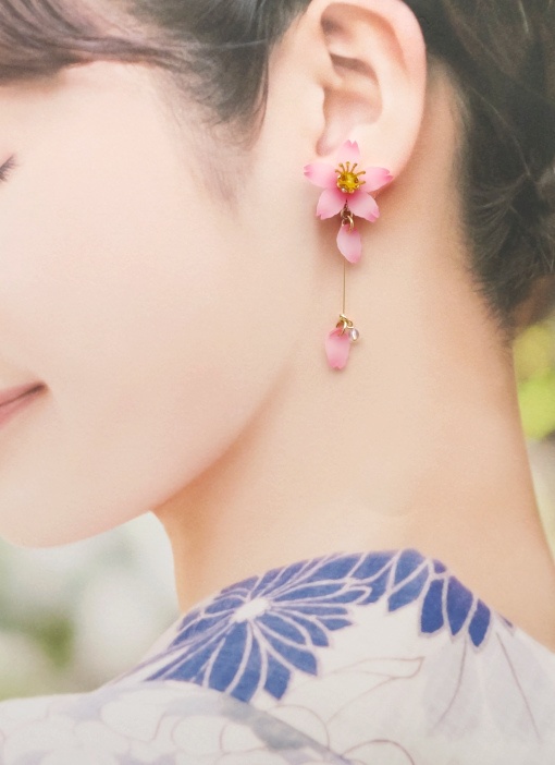 彼岸桜のピアス(イヤリング変更可)