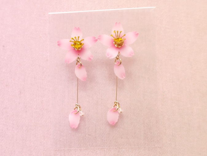 彼岸桜のピアス(イヤリング変更可)