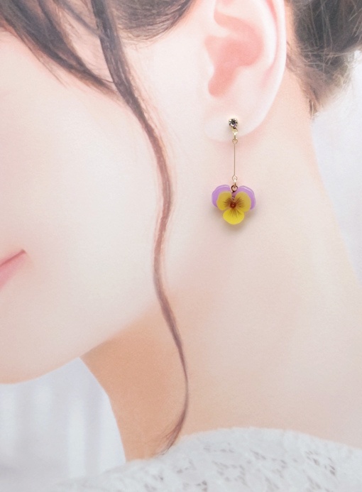 パンジーのピアス
