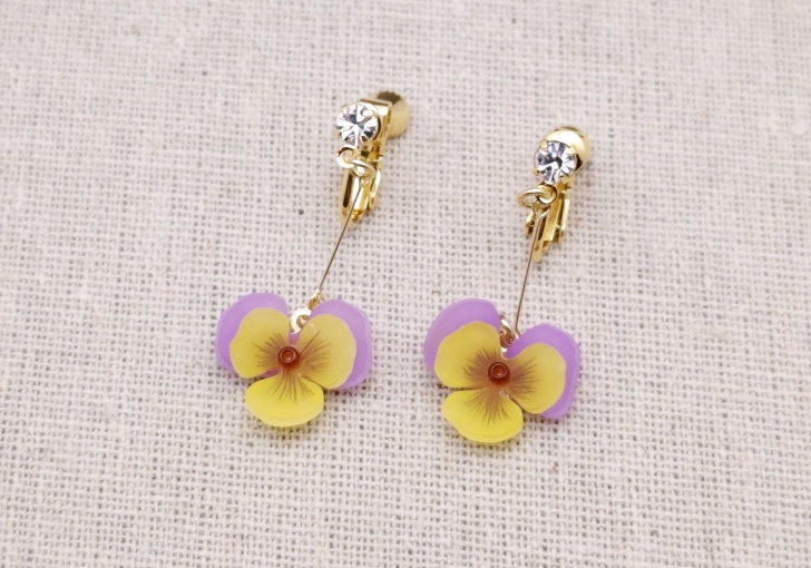 パンジーのピアス