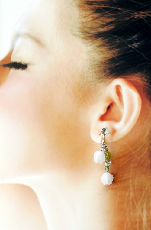 スズランのピアス(イヤリング変更可)