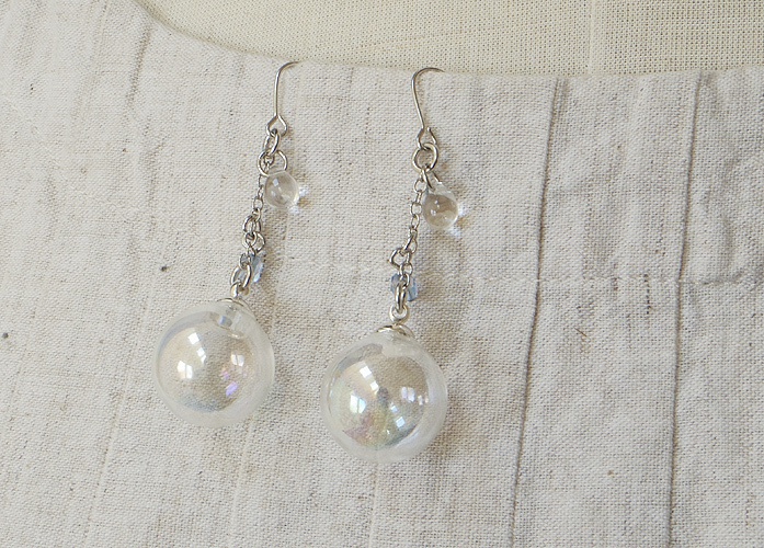 シャボン玉のピアス