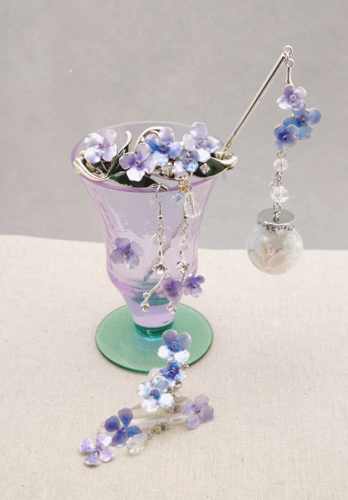 一輪紫陽花のピアス