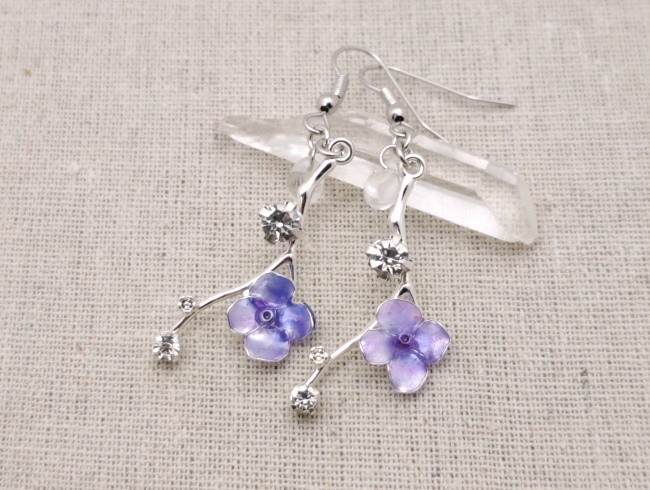 一輪紫陽花のピアス