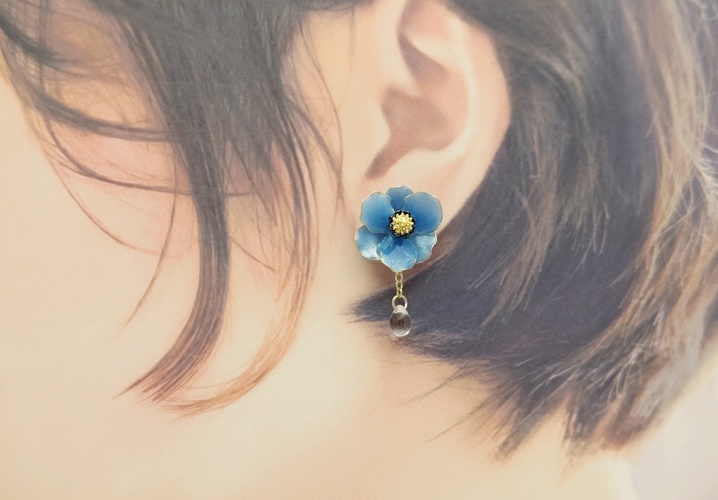 ブルーポピーのピアス
