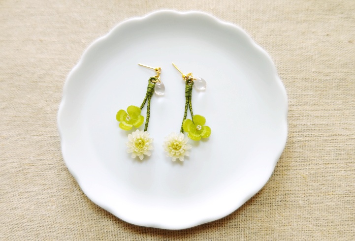 シロツメクサとクローバーのピアス