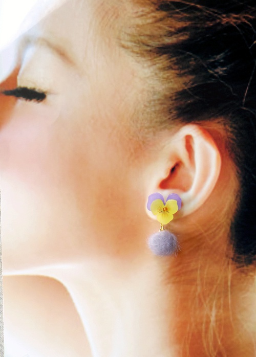 パンジーのピアス