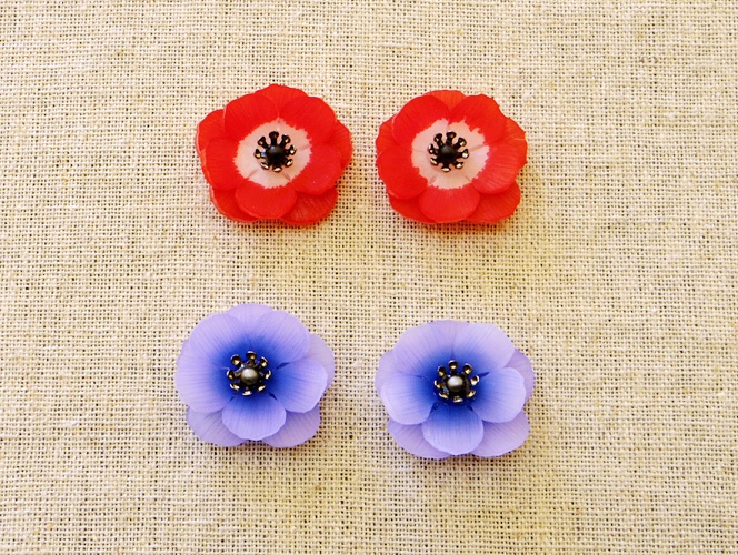 アネモネのピアス(青)